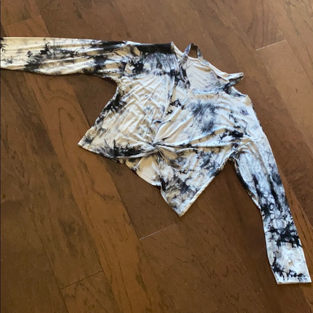 Tie dyed cold shoulder crop